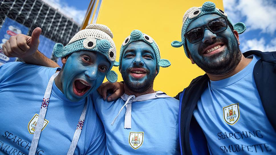 Болельщики сборной Уругвая перед началом матча.