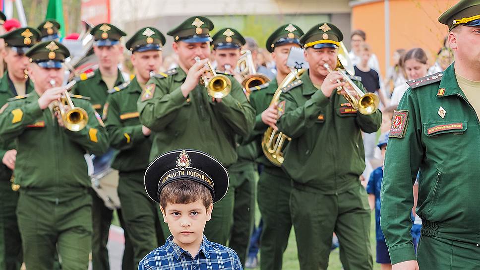 Праздничные мероприятия в честь Дня Победы в районе Академический в Екатеринбурге прошли 8 мая. 