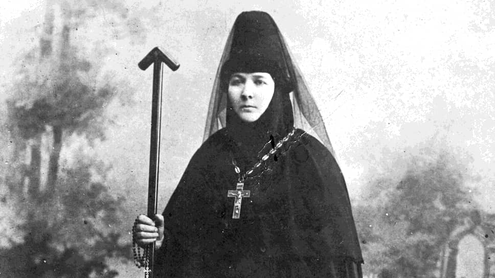 Игумения Магдалина (Досманова) была избрана настоятельницей Ново-Тихвинского монастыря в феврале 1897 года. После установления советской власти, по устным свидетельствам ее близких, ее восемь раз подвергали арестам
