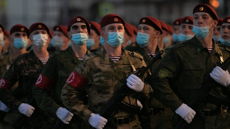 Ожидается, что в параде в Екатеринбурге примут участие свыше 2,5 тыс. военнослужащих