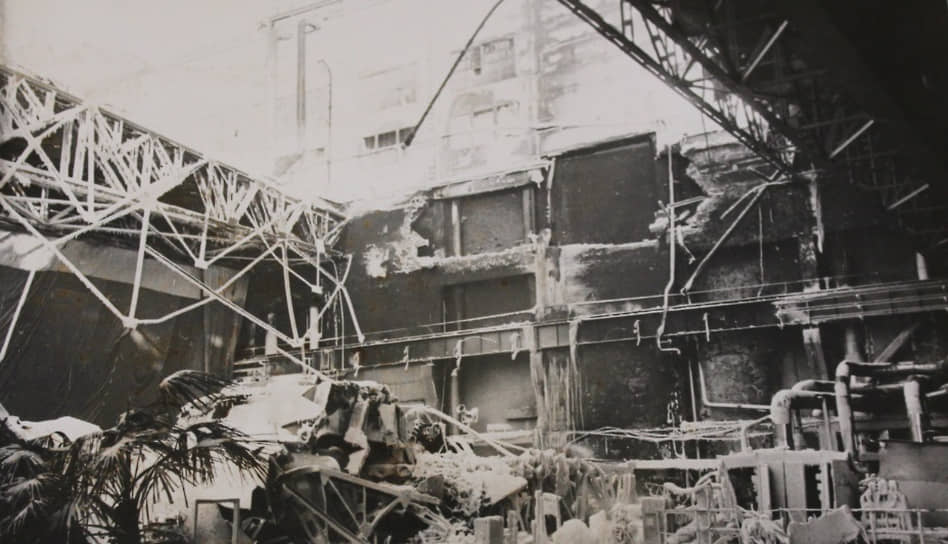 Обрушившаяся кровля в машинном зале Белоярской АЭС, 2 января 1979 года
