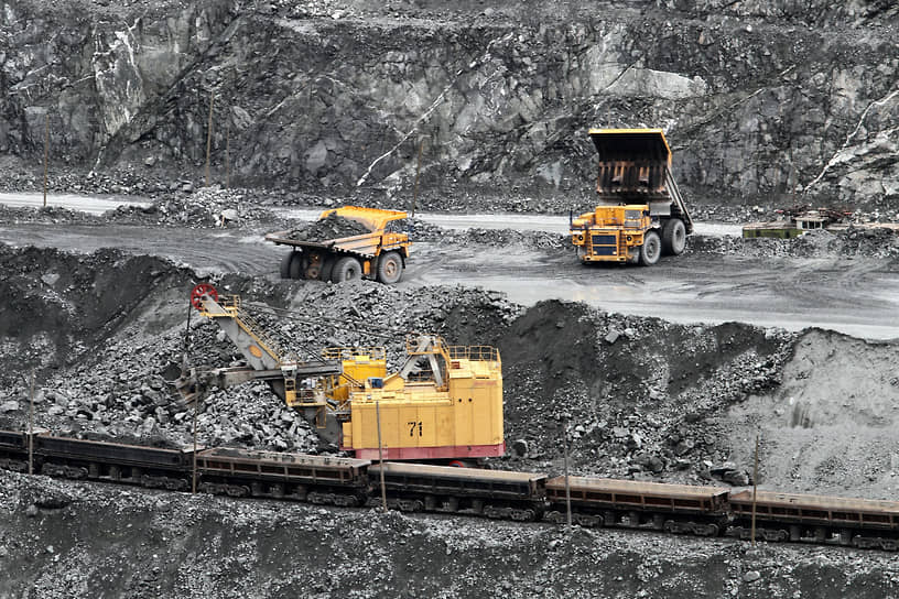 Добыча железной руды на Качканарском горно-обогатительном комбинате