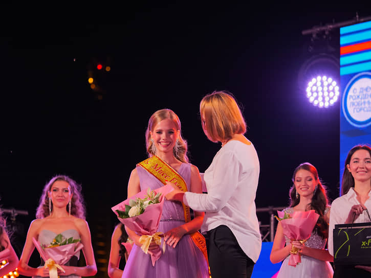 Победительница конкурса «Мисс Екатеринбург-2021» Виолетта Сараева