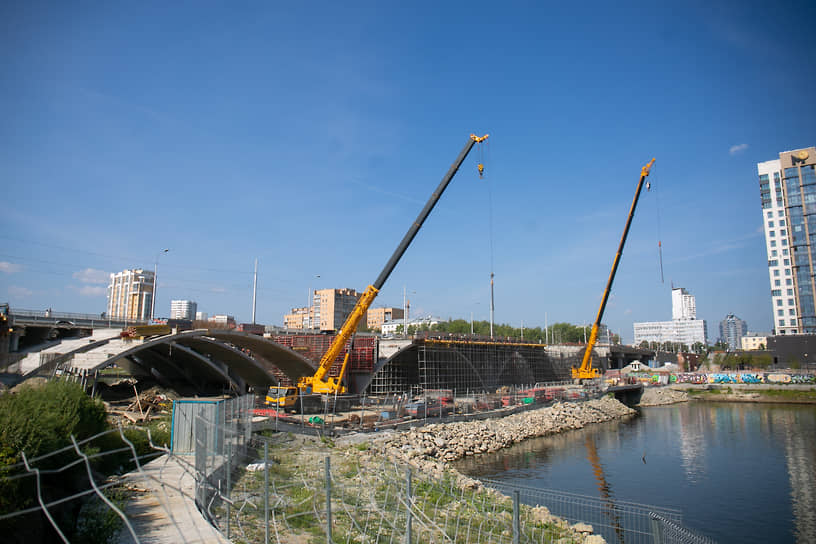 В 2017 году началась реконструкция Макаровского моста, которая проходит в три этапа