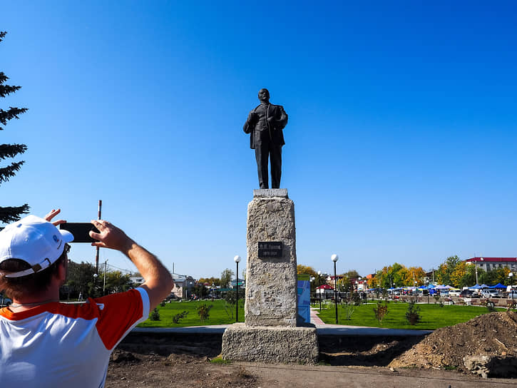 Памятник Ленину в Камышлове