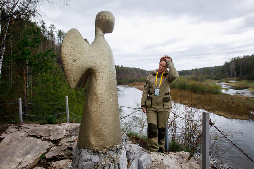  &quot;Ангелы единой надежды&quot; - проект Лены Эдвалл. Все скульптуры были сделаны в Швеции и уже оттуда разлетались в разные концы света.  По задумке  художницы, &quot;Ангелы&quot; должны &quot;обнять&quot; планету, защитить её от катастроф, воин и прочих бед.