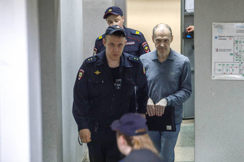 Игорь Трифонов, бывший глава УМВД, обвиняемый в получении взятки, в Ленинском районном суде
