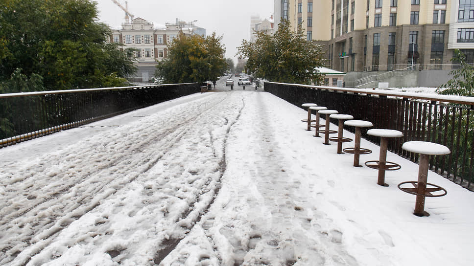 Екатеринбург снег сегодня фото