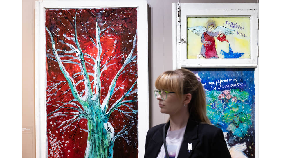 Открытие персональной выставки уральской художницы Оксаны Анчаровой «Самый ласковый ветер в моей голове» в Музее наивного искусства