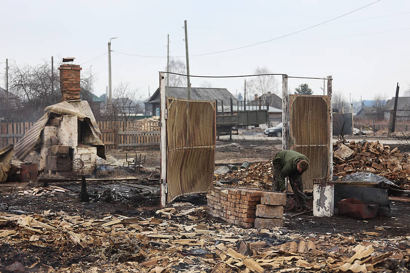 Последствия пожара в поселке Сосьва