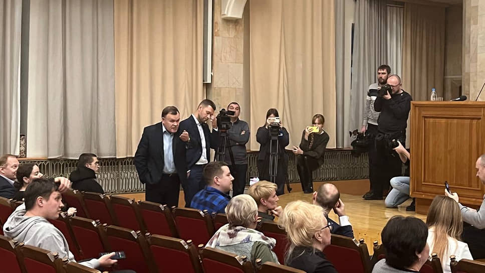 Депутаты Владимир Крицкий и Алексей Вихарев выступил против строительства завода