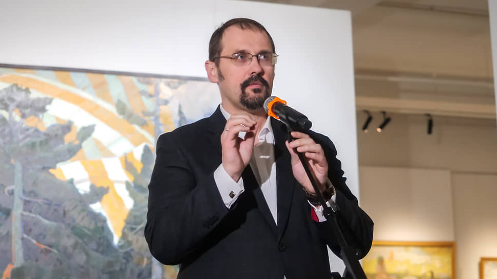 Директор Екатеринбургского музея изобразительных искусств Никита Корытин на открытии выставки
