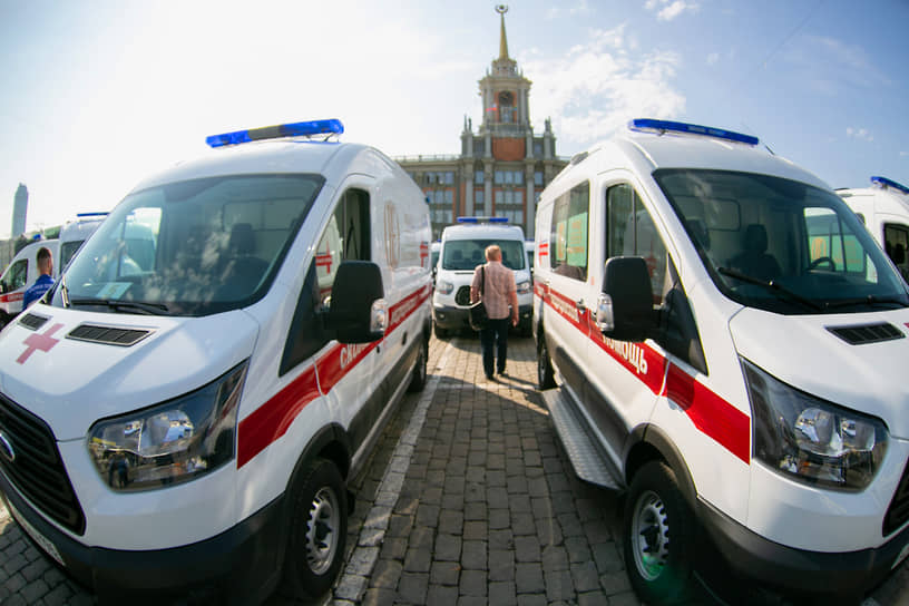 Бизнесмены подарили скорой помощи Екатеринбурга 25 новых автомобилей 
