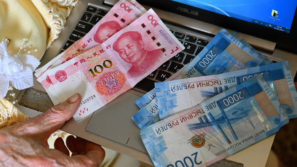 В качестве альтернативы доллару и евро уральцы используют юани, дирхармы и рупии