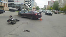Мотоциклист пострадал в результате ДТП на улице Холмогорова в Ижевске