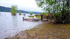 Лодка с 5 людьми перевернулась на реке Каме в Удмуртии