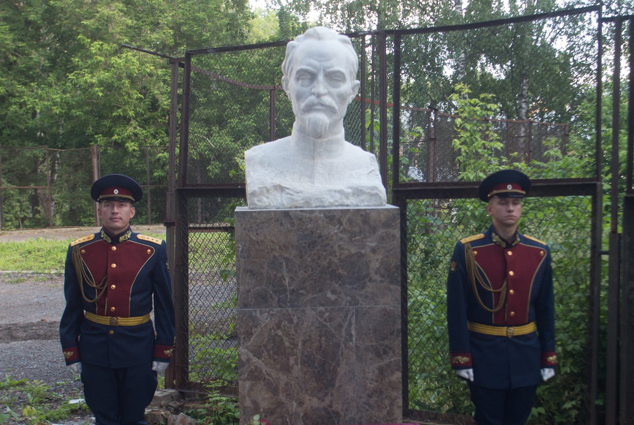 Памятник Феликсу Дзержинскому открыли в Ижевске – Коммерсантъ Ижевск