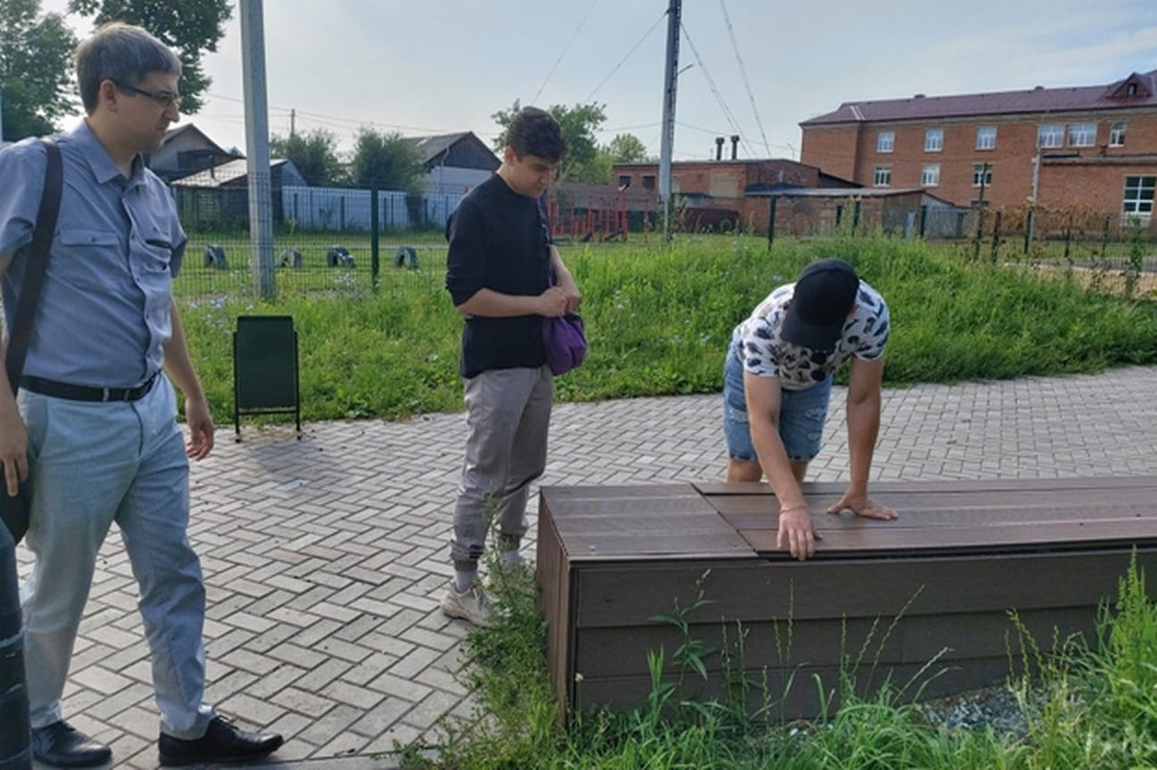 Новый сквер в Ленинском районе Ижевска отремонтируют из-за оставленных