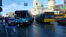 Пешехода-нарушителя сбил водитель автобуса в Ижевске