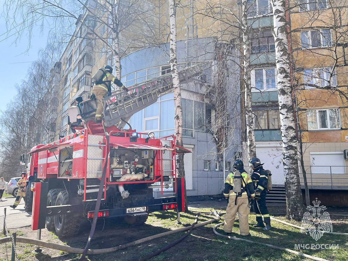 В Ижевске произошел пожар в здании клиники на улице Петрова – Коммерсантъ  Ижевск