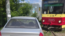 Трамвай в Ижевске 1,5 часа не перевозил пассажиров из-за перекрывшего пути автомобиля