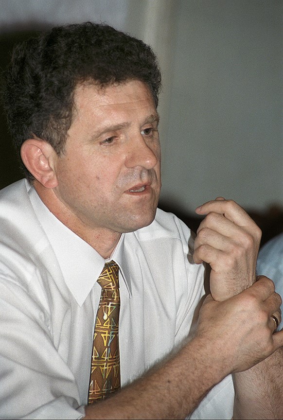 Июнь 1999 года. Председатель Госсовета республики Удмуртия Александр Волков на пресс-конференции в Центральном Доме журналиста.
