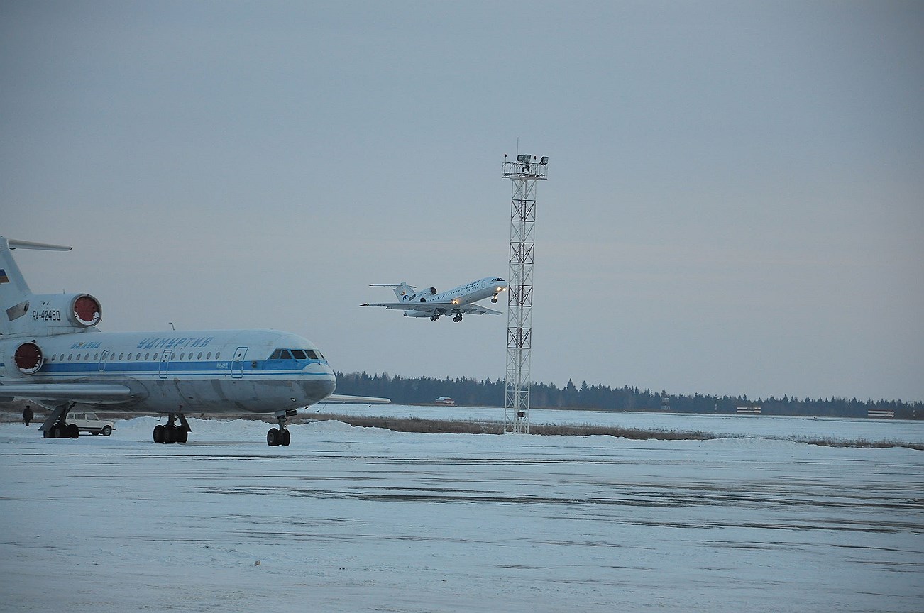 Рейсы между Орском и Москвой временно будет выполнять авиакомпания «Ижавиа» вместо «Саратовский авиалиний». С такой просьбой обратились представители «Саравиа». Выполнение этих рейсов является «разовым мероприятием». 