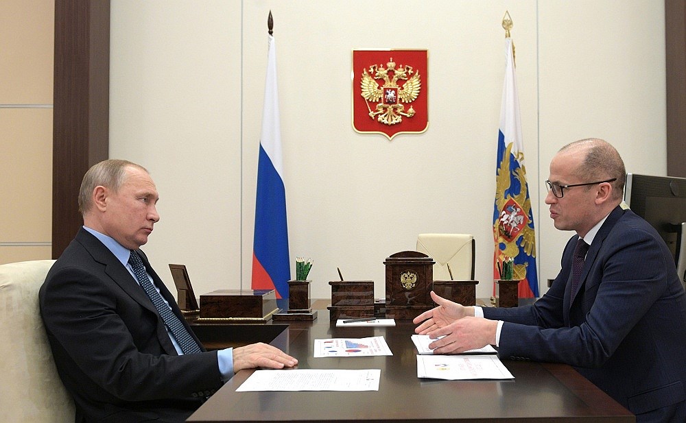 Владимир Путин встретился с Александром Бречаловым в начале 2019 года. Глава Удмуртии доложил об итогах социально-экономического развития республики. 