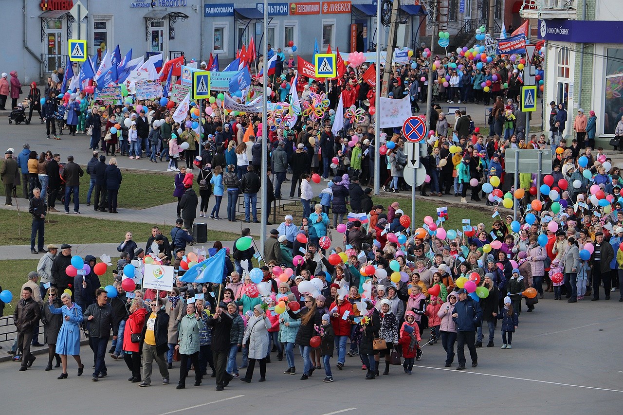 Первомайская демонстрация в Сарапуле.