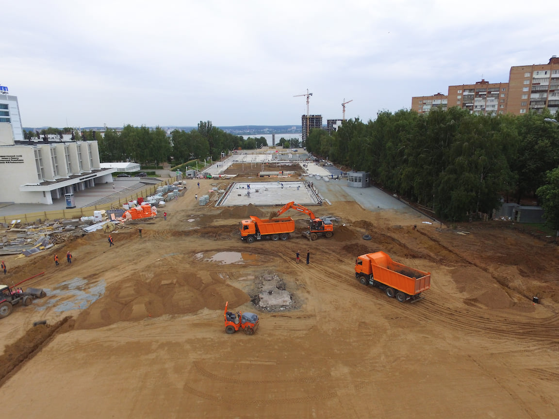 Реконструкцию площади планируют завершить к 19 сентября 2019 года 