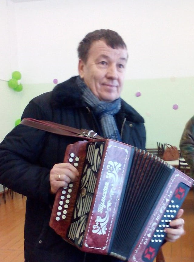 Министр культуры Удмуртии Владимир Соловьев известен умением играть на баяне и гармони