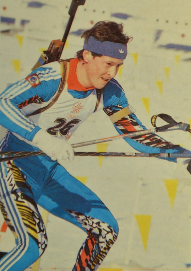 Чемпионом эстафеты по биатлону в 1988 году в Канаде стал Валерий Медведцев. Тогда же спортсмен завоевал две серебряные медали по спринту на 10 км и в индивидуальной гонке на 20 км. Серебро он также получил за эстафету по биатлону на Олимпиаде во Франции в 1992 году. 