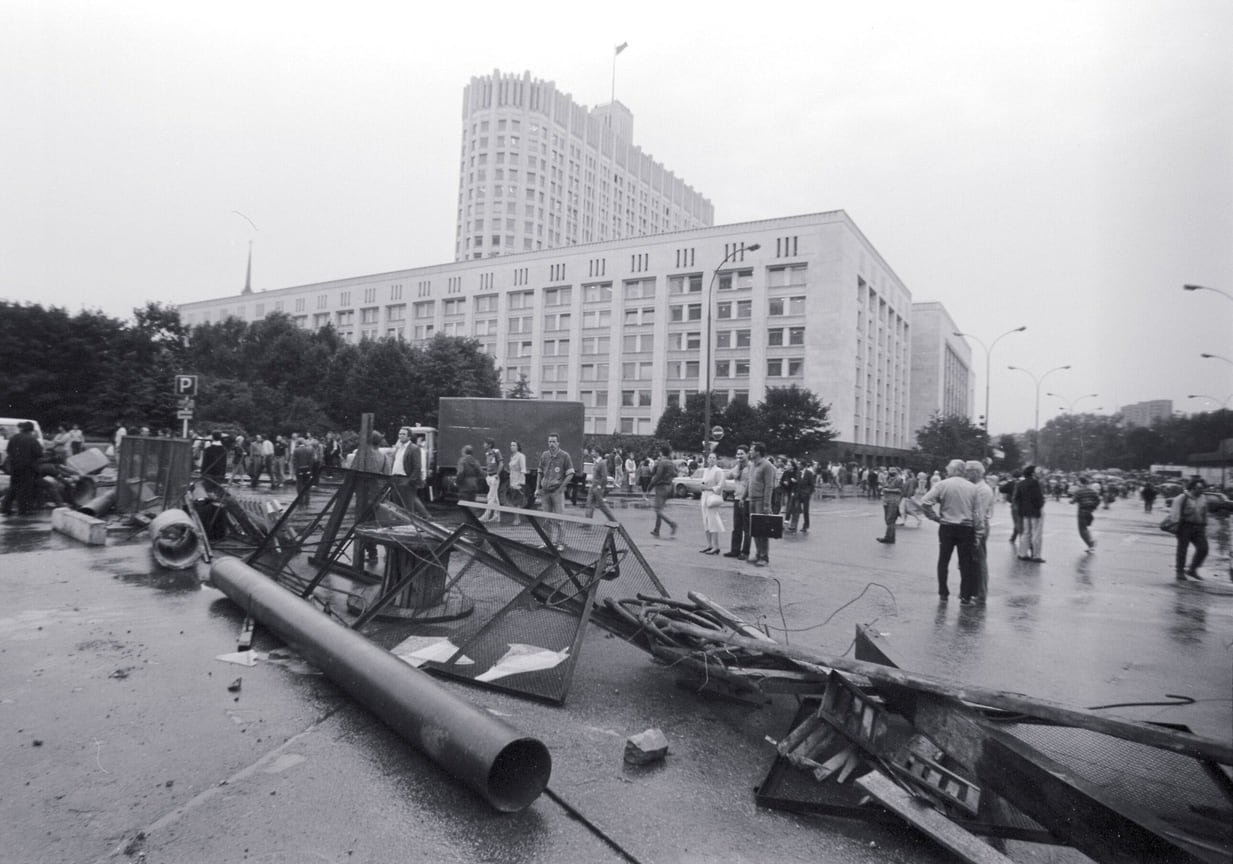 Августовский путч 1991 года. Баррикады в Москве 1991. Белый дом в Москве 1991. Белый дом август 1991.