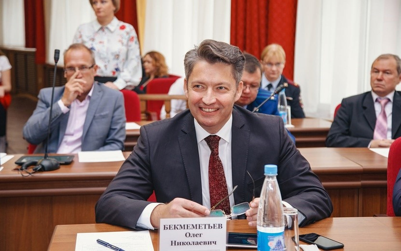 До поста главы Ижевска, который он занял в 2018 году, господин Бекмеметьев руководил Глазовом