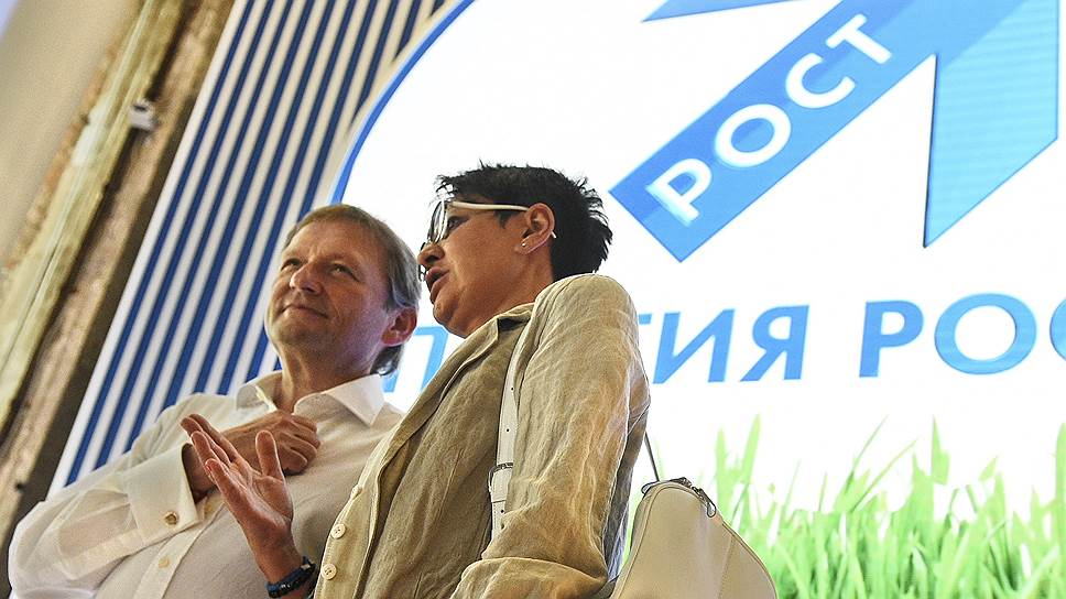 Преодолеть барьер в 5%, как ожидал председатель «Партии роста» Борис Титов (слева), в Татарстане помешает пассивность, которую обнаружила Ирина Хакамада (справа)  