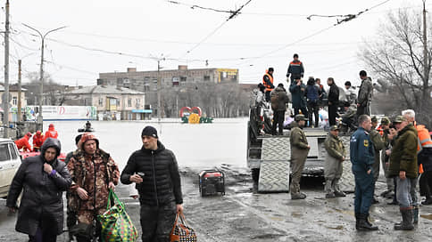 Из Казани для жителей Оренбурга отправили три фуры с питьевой водой