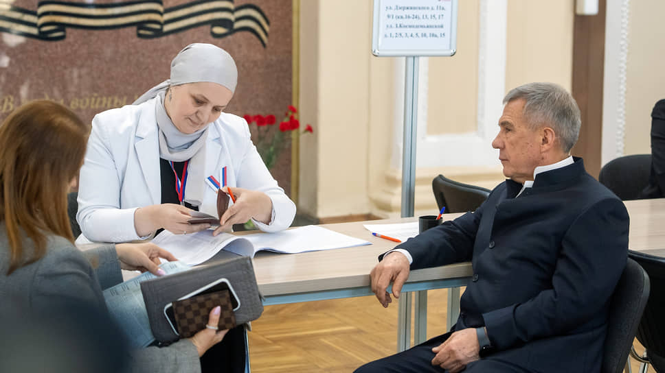 Раис Татарстана Рустам Минниханов голосовал 15 марта в здании Казанского национального исследовательского технологического университета