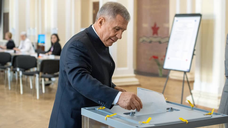 Раис Татарстана Рустам Минниханов голосовал 15 марта в здании Казанского национального исследовательского технологического университета