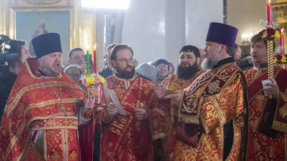 Пасхальное богослужение в Соборе Казанской иконы Божией Матери