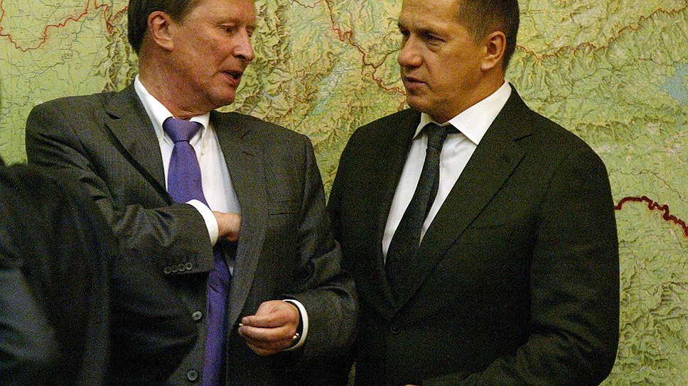Сергей Иванов (слева) привез Юрию Трутневу рецепт развития Дальнего Востока