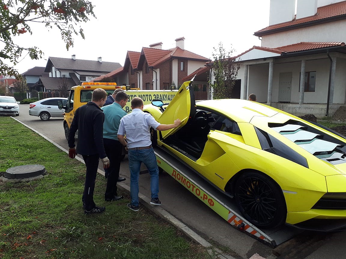 Краснодарская машина. Ламборгини Краснодар. Lamborghini Краснодар автосалон. Lamborghini Krasnodar, Краснодар. Салон Ламборгини в Краснодаре.