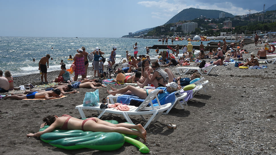 Туристы могут предпочесть поездкам за рубеж черноморские курорты 