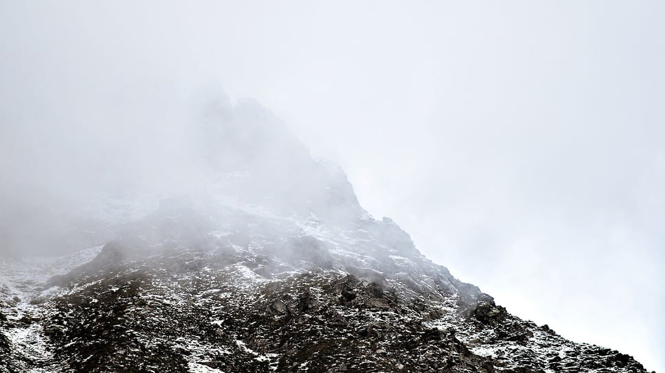Высота горы &quot;София&quot; составляет 3637 метров. Гора привлекает туристов и альпинистов со всей страны.