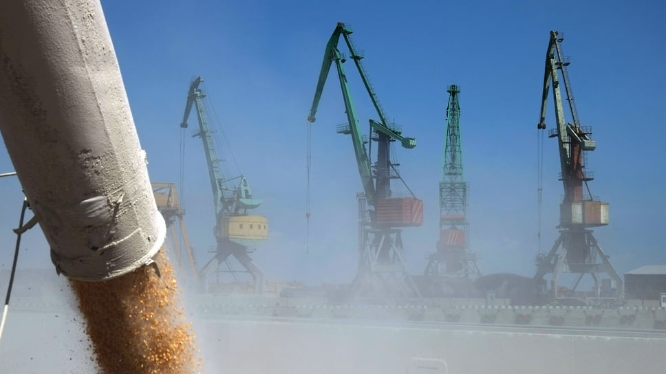 Рост перевалки зерновых в портах Новороссийска эксперты связывают с исполнением предыдущих заказов покупателей