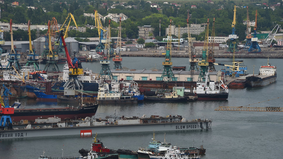 По словам Георгия Мурадова, египтяне готовы наладить с Крымом контейнерные, балкерные и пассажирские морские перевозки