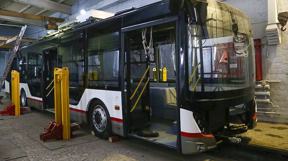 По версии городской администрации, в Краснодаре не производили новые троллейбусы, а ремонтировали старые, заменив в них 98% деталей