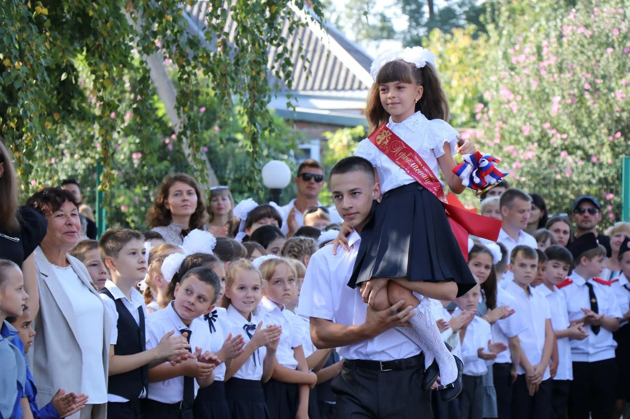 В школе Краснодара число первых классов увеличилось до рекордных 32 –  Коммерсантъ Краснодар