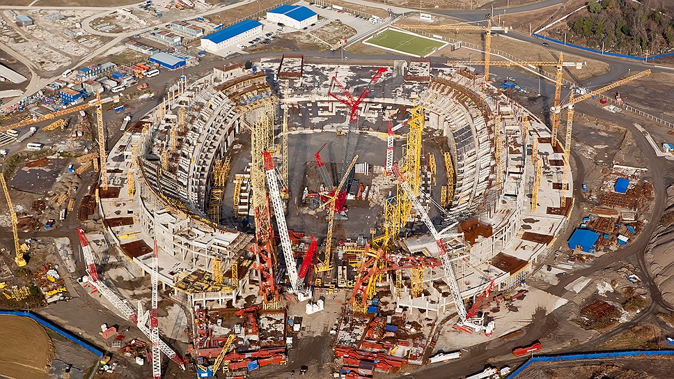 Строительство крупнейшего спортивного сооружения на Юге России - стадиона &quot;Фишт&quot;.