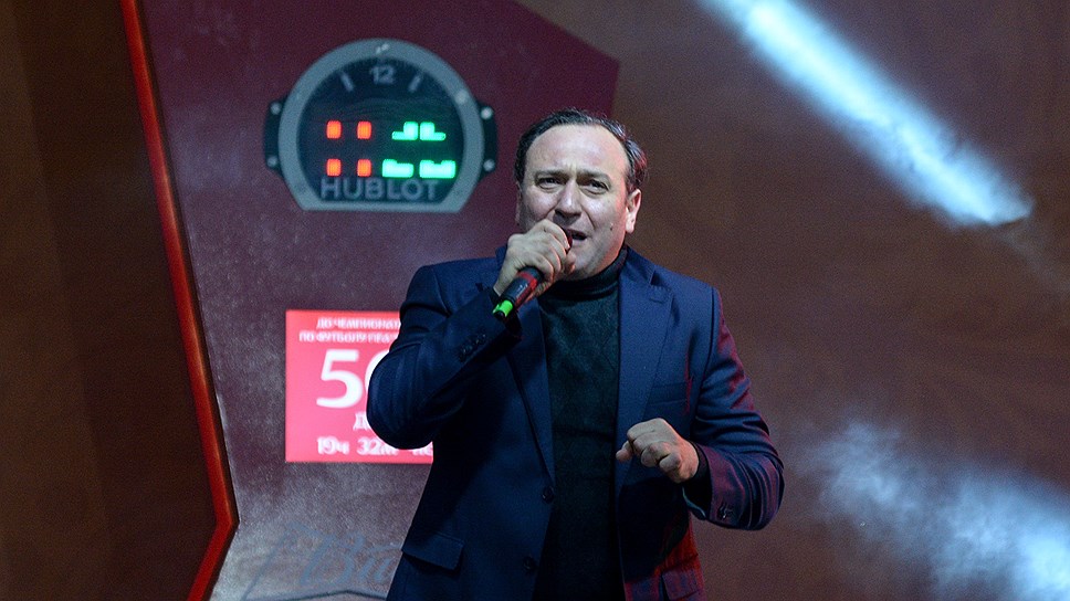 Одним из гостей праздника стал житель Сочи, музыкант, певец, участник шоу «Голос 4 сезон» Армен Авджан. 