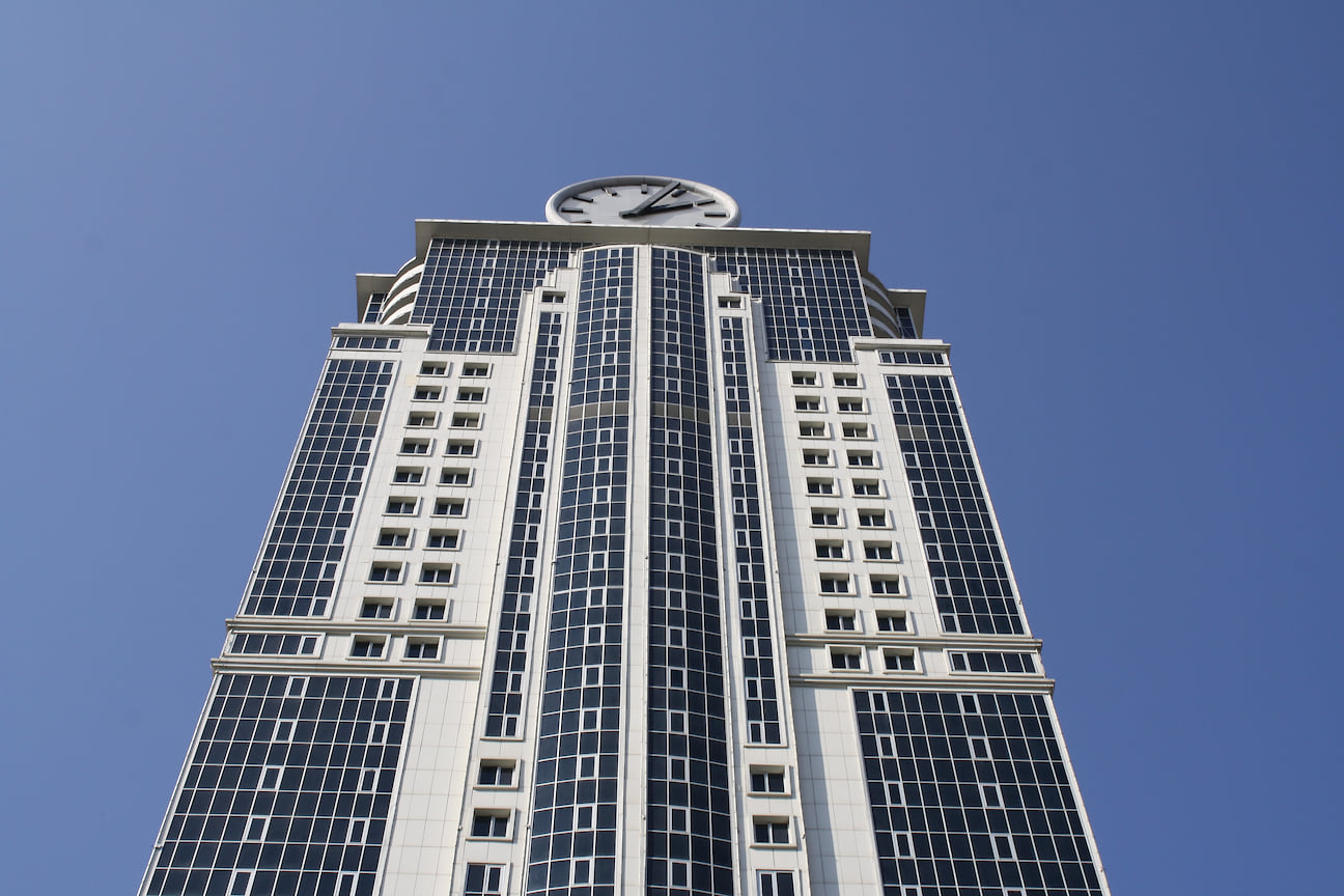 Башня &quot;Феникс&quot; - одно из высотных зданий, входящих в комплекс &quot;Грозный Сити&quot;